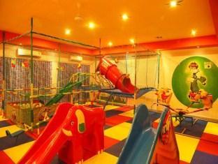 Nilamel Hotel Raj Regency מראה חיצוני תמונה